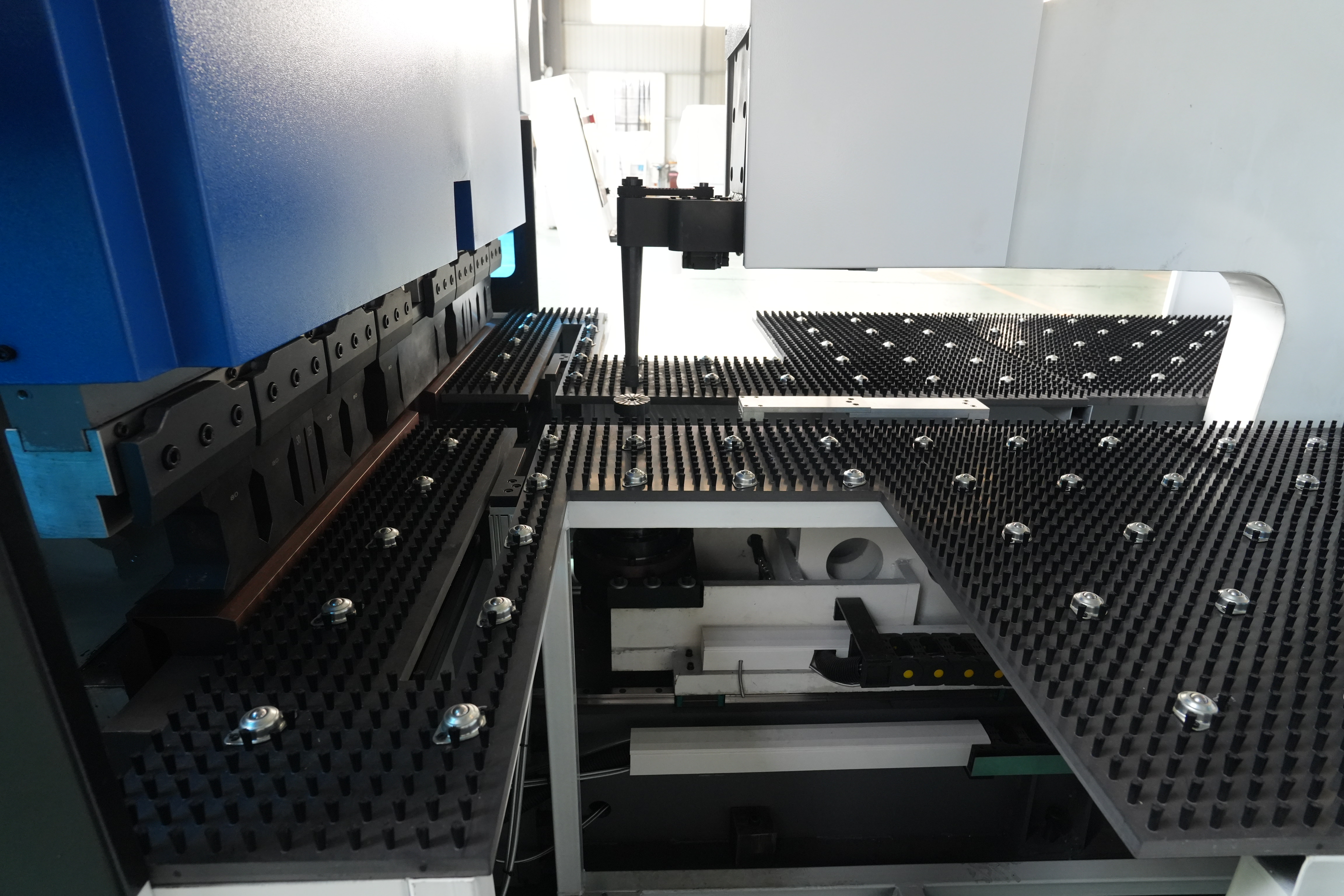 Automatic Rotating Robotic Arm
